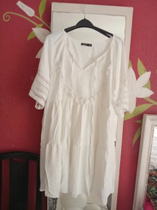 Vestido blanco SHEIN CURVE con encaje