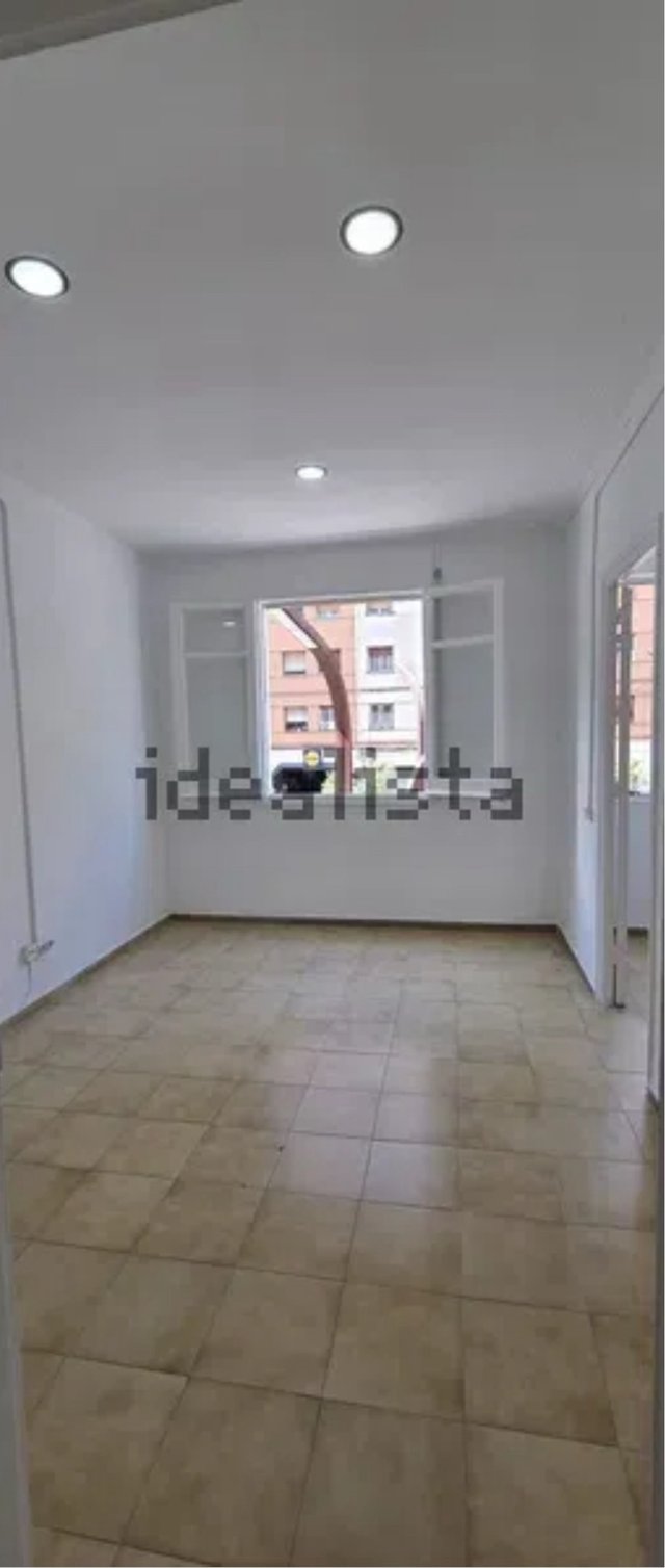 Piso en venta en Rambla de Badal Sants Barcelona