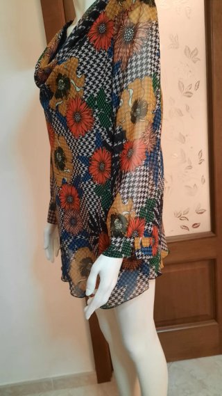Blusa Carla Ferroni fantasia floreale