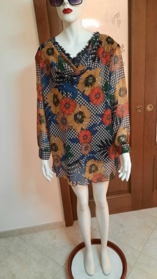 Blusa Carla Ferroni fantasia floreale