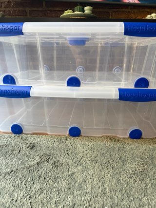 4 Cajas Almacenaje Hegahogar 56L con Ruedas