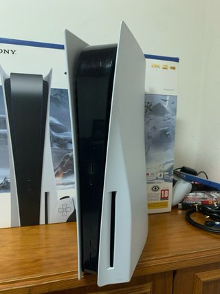 Consola PS5 com 3 Jogos e Comando