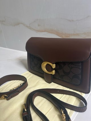 Bolsa Coach castanha com 2 fivelas