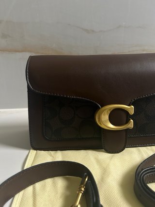 Bolsa Coach castanha com 2 fivelas