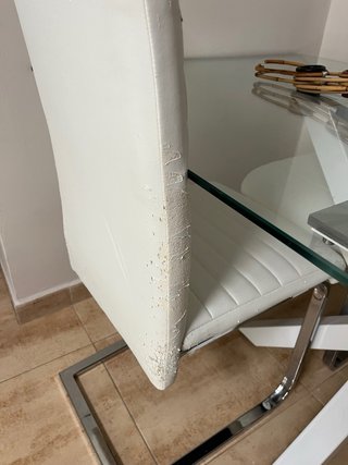 Juego de 4 sillas blancas