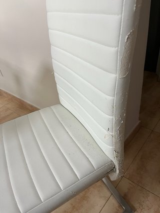 Juego de 4 sillas blancas