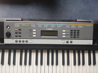 Teclado Yamaha YPT-240 con base, atril y funda