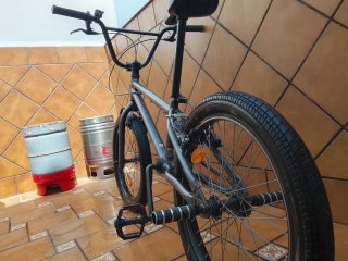 Bmx Negra con Pegs