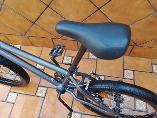 Bmx Negra con Pegs