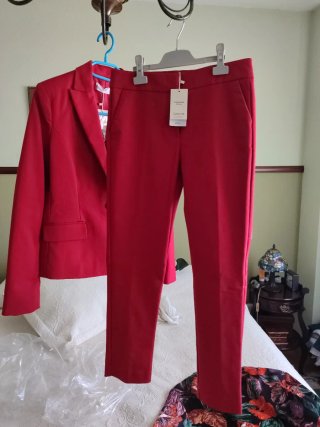 Traje chaqueta Mango rojo sin estrenar