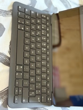 iPad 8ª Gen + Apple Pencil + Teclado Logitech