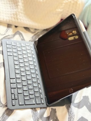 iPad 8ª Gen + Apple Pencil + Teclado Logitech