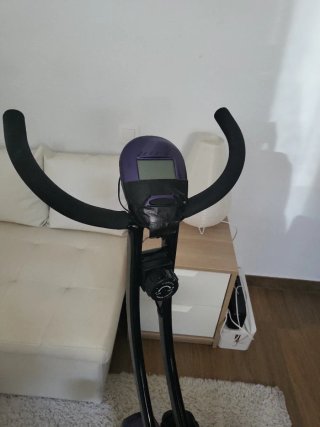 Bicicleta Estática Plegable Negra y Morada