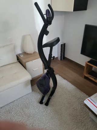 Bicicleta Estática Plegable Negra y Morada
