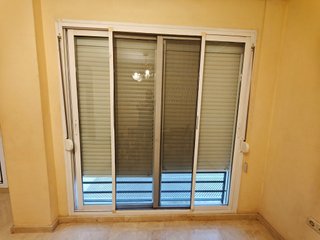 Ventanas correderas aluminio con persianas