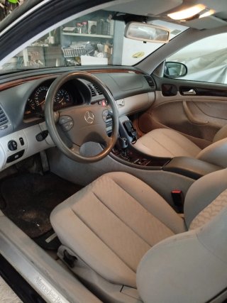 Mercedes-Benz  CLK 2001
