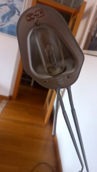 Lámpara de pie halógena gris