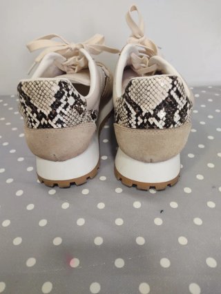 Zapatillas Beige y Multicolor