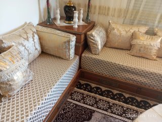 Sofá Marroquí Dorado Tela y Madera
