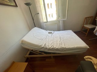 Dos camas completas de descapasedad con mandos