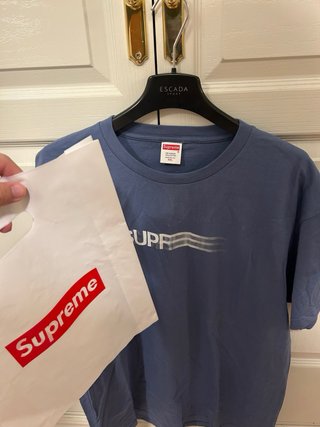 Camiseta Supreme Azul con Logo