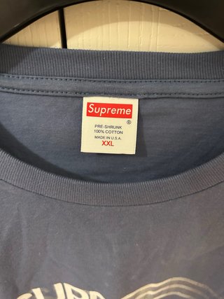 Camiseta Supreme Azul con Logo