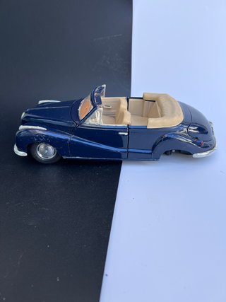 BMW 502 (1955) Maisto 1/18