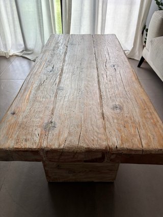 Mesa de centro rústica de madera
