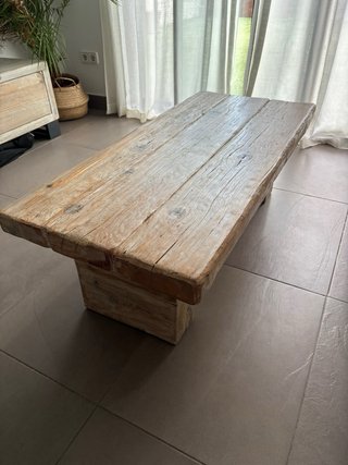 Mesa de centro rústica de madera