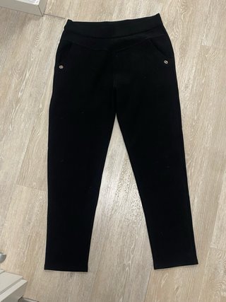 Pantalón pitillo negro