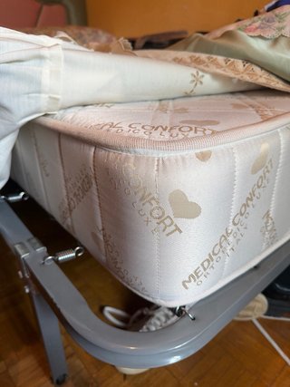 Cama vintage romántica