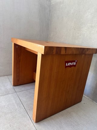 Taburete de madera