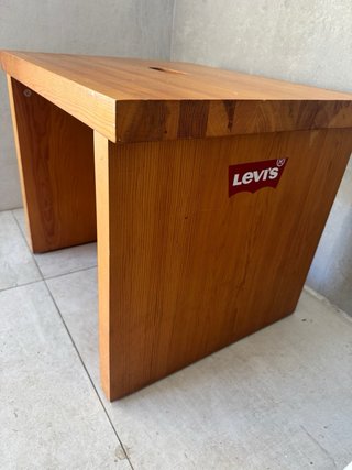 Taburete de madera