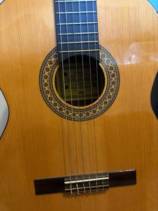 Guitarra Clásica Alcántara + Estuche