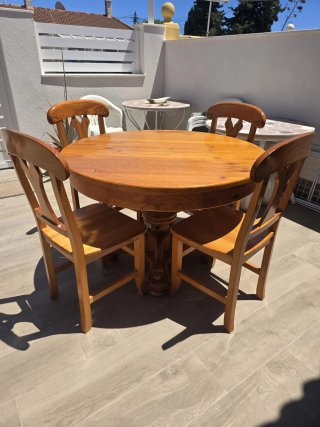 uego Mesa Redonda Extensible + 4 Sillas Madera