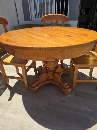 uego Mesa Redonda Extensible + 4 Sillas Madera