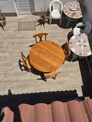 uego Mesa Redonda Extensible + 4 Sillas Madera
