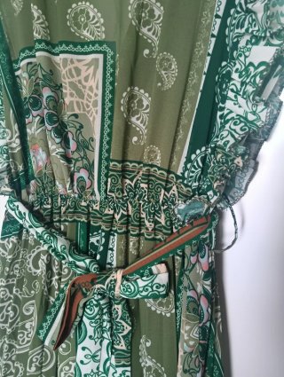 Abito estivo lungo fantasia verde elegante
