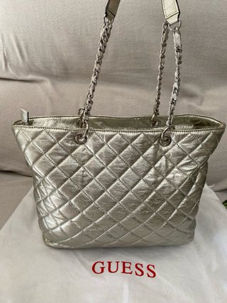 Bolso Guess Dorado/Plateado Acolchado