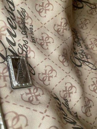 Bolso Guess Dorado/Plateado Acolchado