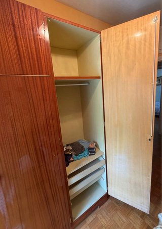 Armario vintage de madera