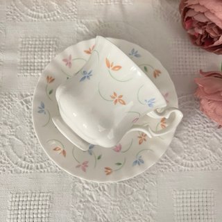 Taza y plato Royal Albert Candy Cottage.