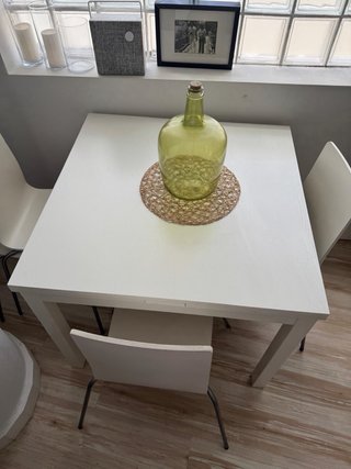 Mesa extensible con 4 sillas de regalo