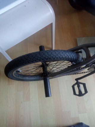 Bicicleta BMX negra