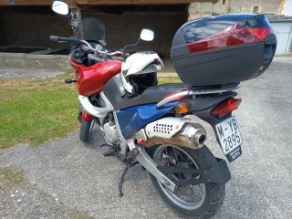 BMW F650ST roja y azul