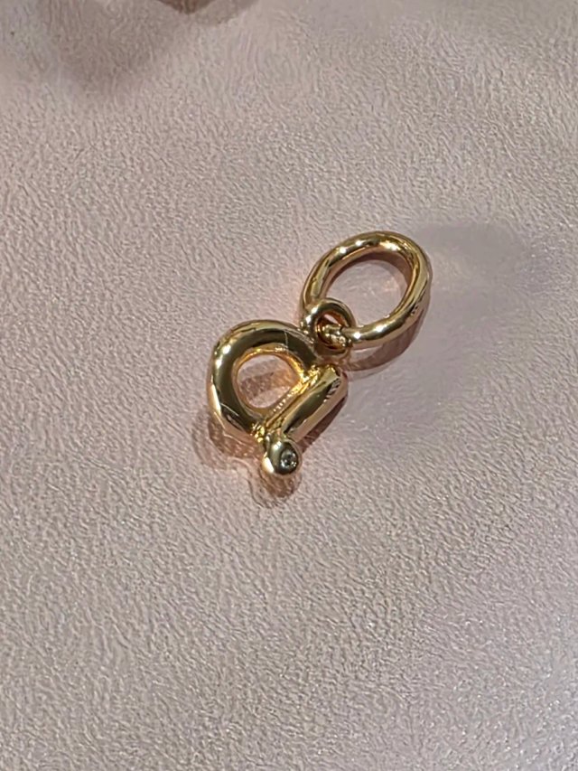 Charm letra A oro con diamante