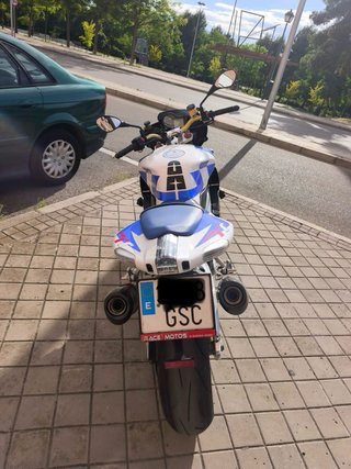 Aprilia Tuono 1000 2009 Naked