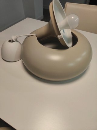 Lámpara de techo beige moderna