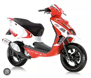 Beta Ark Scooter 49cc Roja y Blanca
