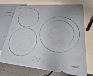 Placa Inducción Cata Blanca con pequeño golpe
